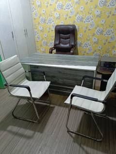 Executive office table for sale with two matching chairs 0