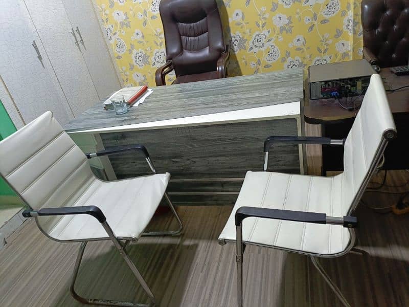 Executive office table for sale with two matching chairs 1
