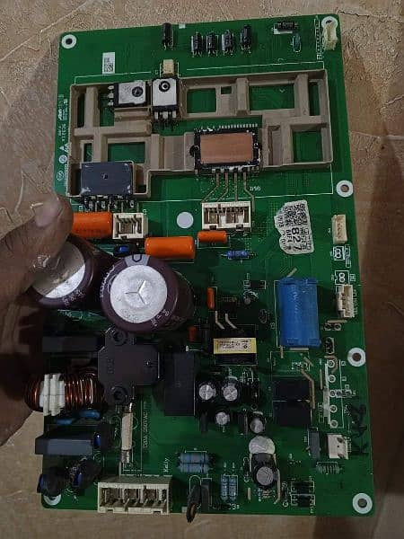 Specialist in Dc Inverter Ac kits ریپئرنگ 1