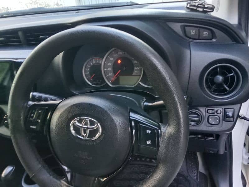 Toyota vitz 2017 model 12