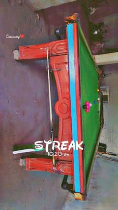 Snooker table ,5 sticks and balls condition 7/10