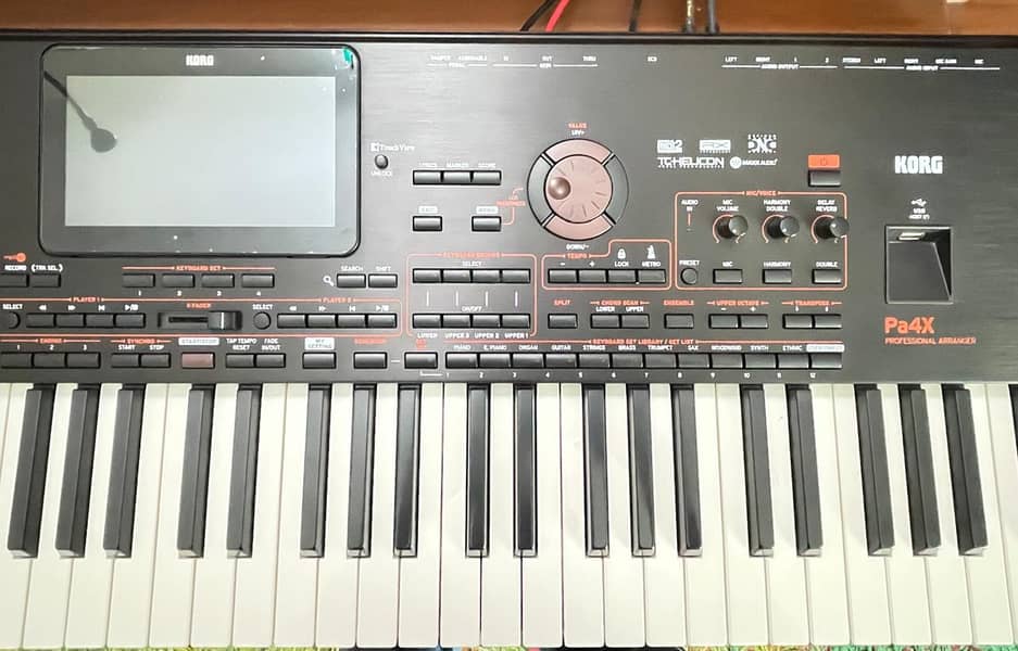 Korg Pa4X 76 Keys in Excellent Condition 2