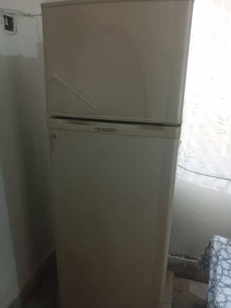 Dowlance Refrigerator 0