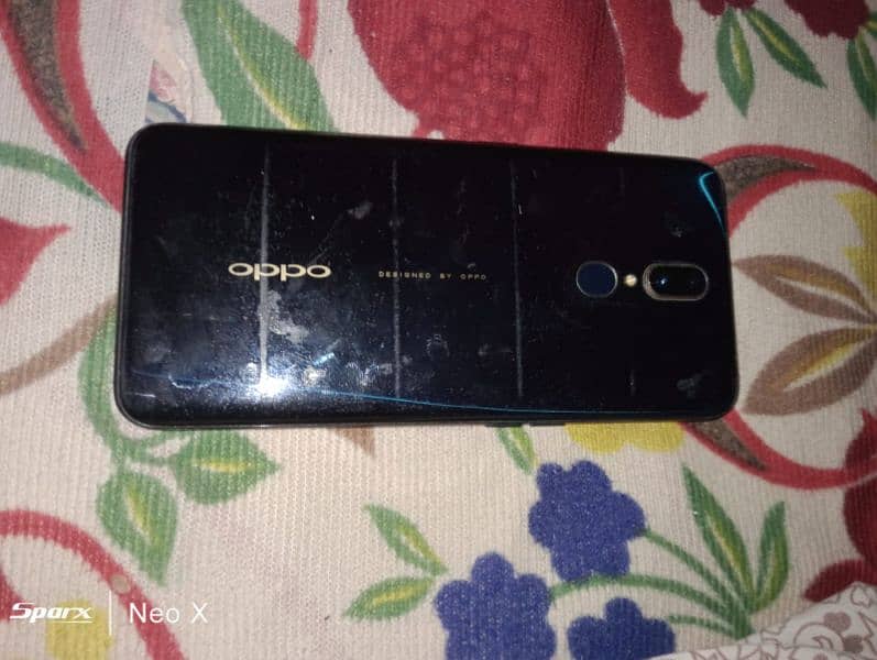 Oppo F11 10/10 condition  original charger dabba 1