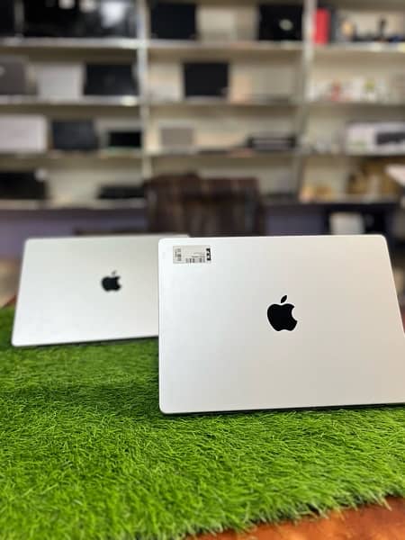 MacBook M1 Pro 2021 14inch 10/10condetion fresh import 16/512 0