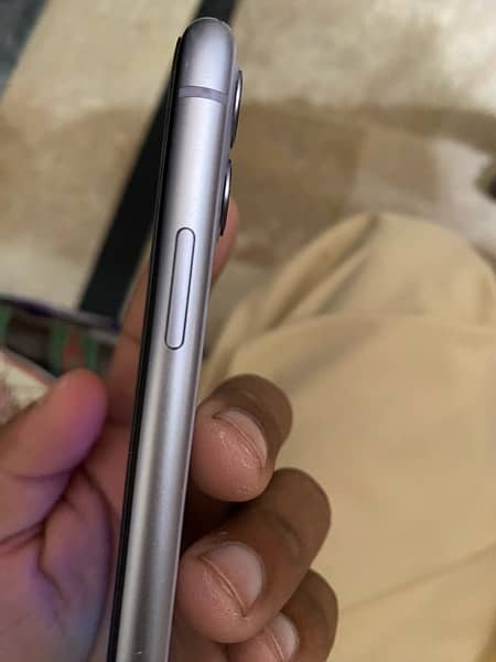iPhone11 64gb pta approved 1