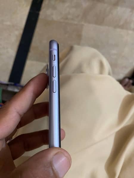 iPhone11 64gb pta approved 4