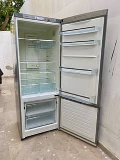 Bosch Refrigerator No Frost, 18 cubic feet, Bottom Freezer