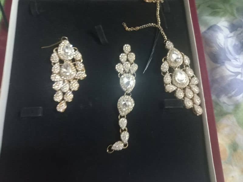 jewellery set best in quality only 2 hours used 1