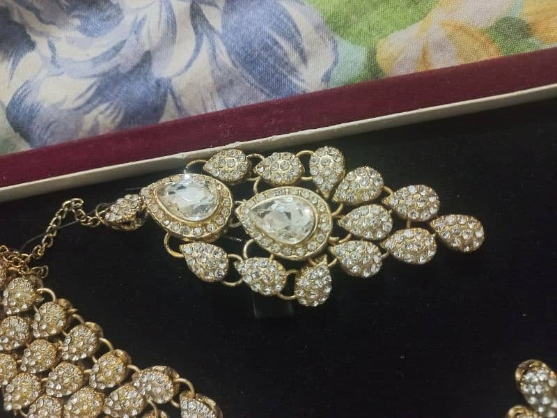 jewellery set best in quality only 2 hours used 5