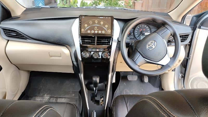 Toyota Yaris GLI Automatic 1.3 14