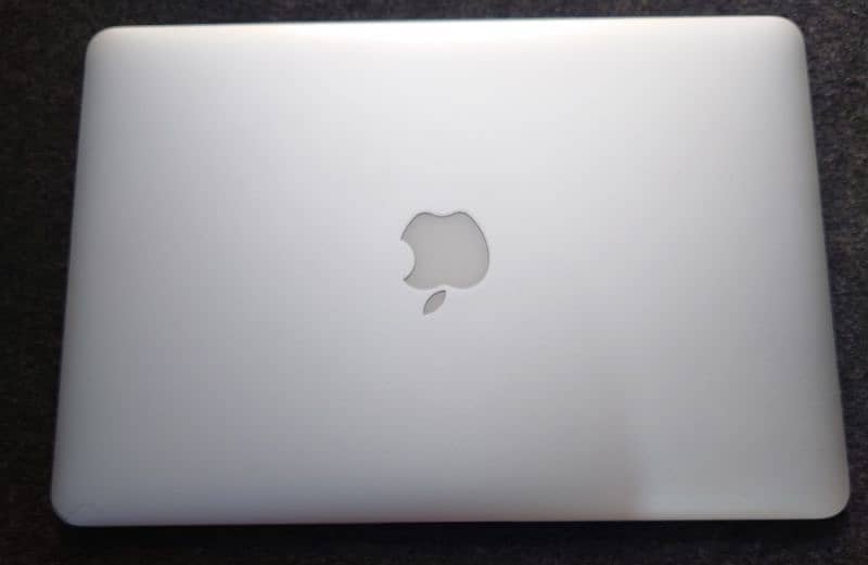 Macbook air 13" core i7 (2015 early) 0