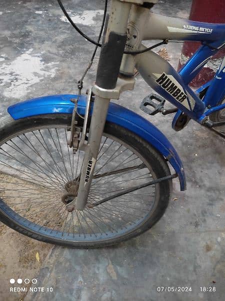 Full size blue humber bicycle, 9/10 condition 7