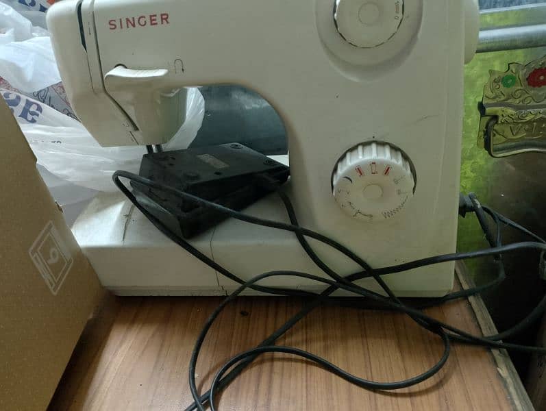Singer original sewing machine used only once 3