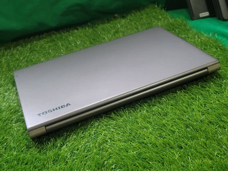 Toshibha Z40 Slimmest i5 5th gen Laptop 8gb Ram 1