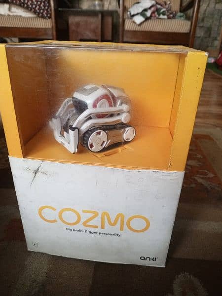 2017 Cozmo toy robot educational (battery issue) 1