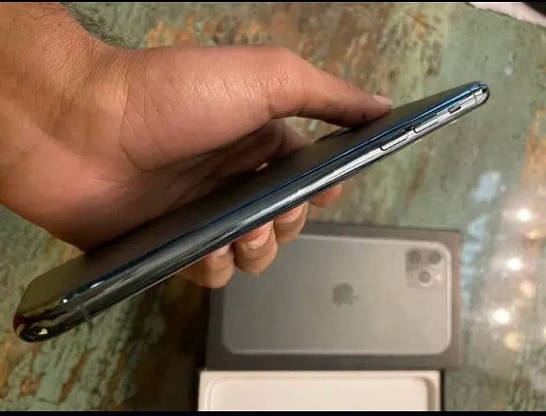 iPhone 11 Pro Max 64gb pta approved full box 5