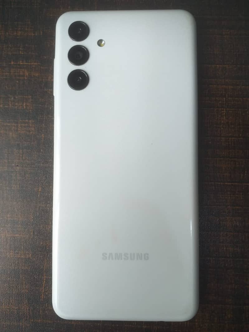Samsung A04s with box and charger 4