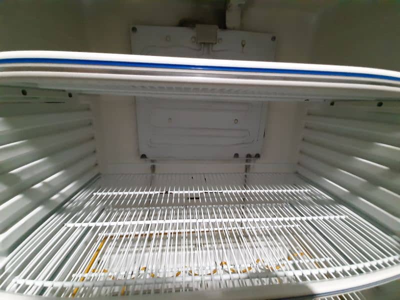 dawlence 91996D two door fridge + Freezer 3