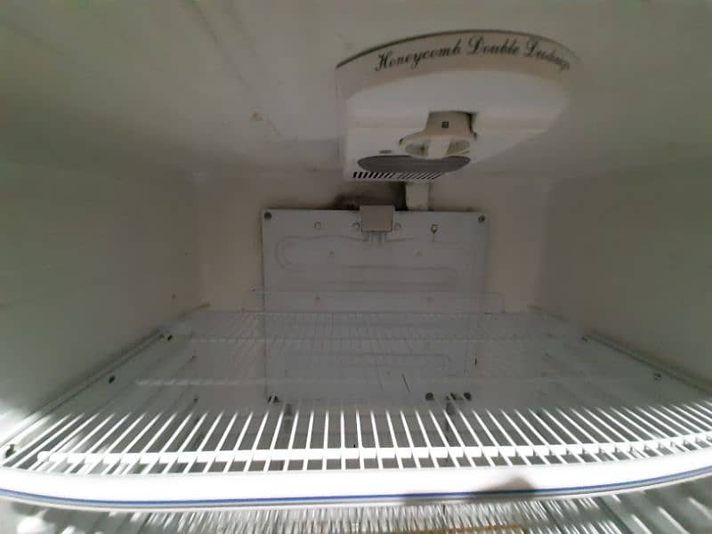 dawlence 91996D two door fridge + Freezer 4