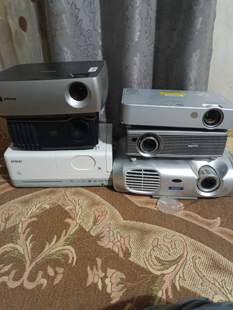 multimedia projectors used for sale 0