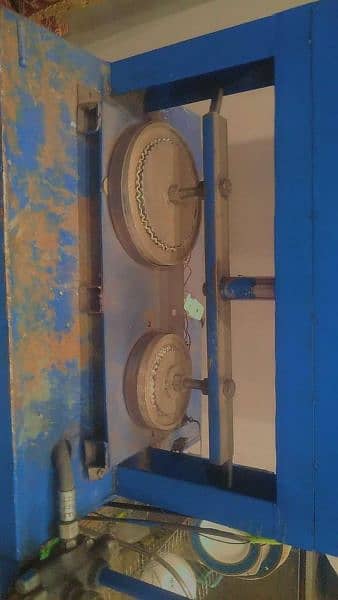 disposible plate machine, double head machine, 3 diys and 3 cutter 1