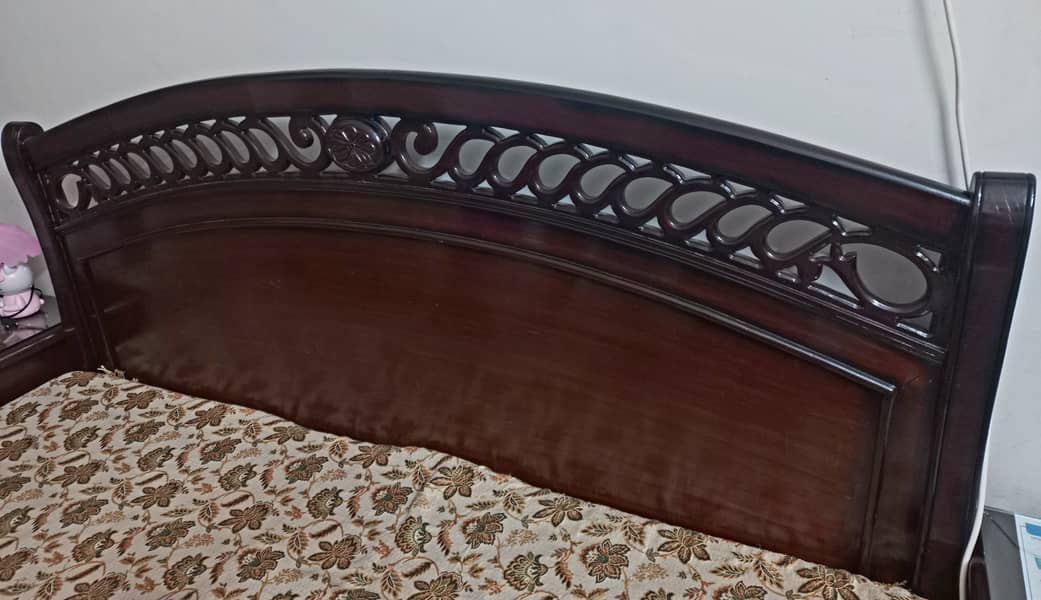 Wooden Bed. Excellent Condition 1