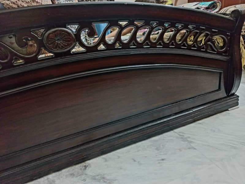 Wooden Bed. Excellent Condition 4