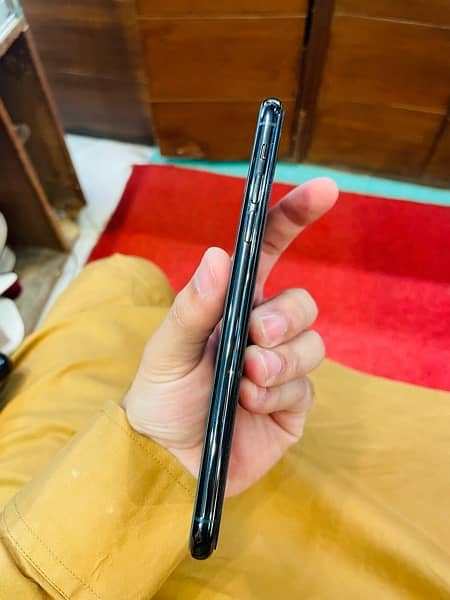 iphone 11 pro max 64Gb Pta approved with box 2