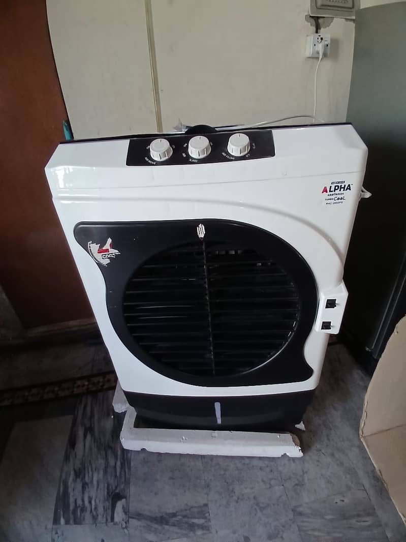 Slightly used new condition air cooler 3