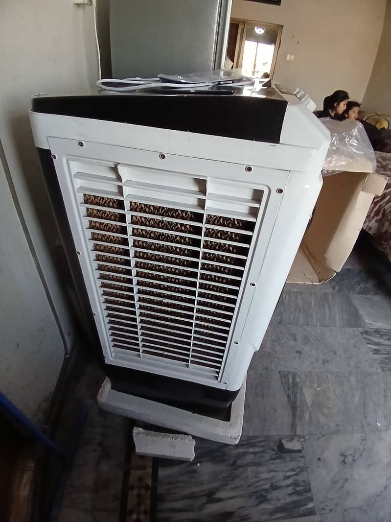 Slightly used new condition air cooler 5