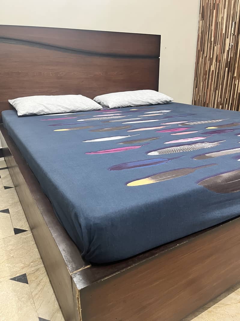 Queen size bed and dressing for sale 5