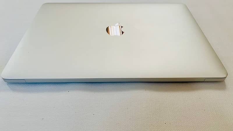 MacBook Pro 2019, 13.3 inch, 16 GB Ram, 256 HD, 2.8 GHZ , Quad Core i7 0