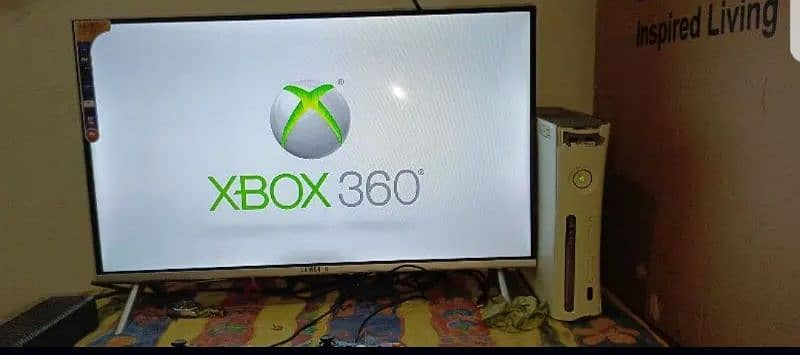 xbox 360  just minor  frame broken or all problem ok 250gb 40+games 0