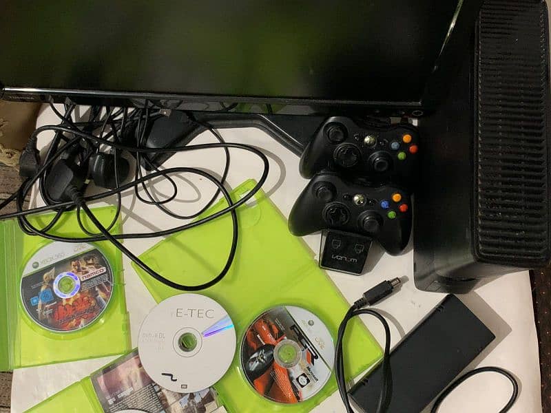 xbox 800Gb  all setup with LCD and free cd's 1