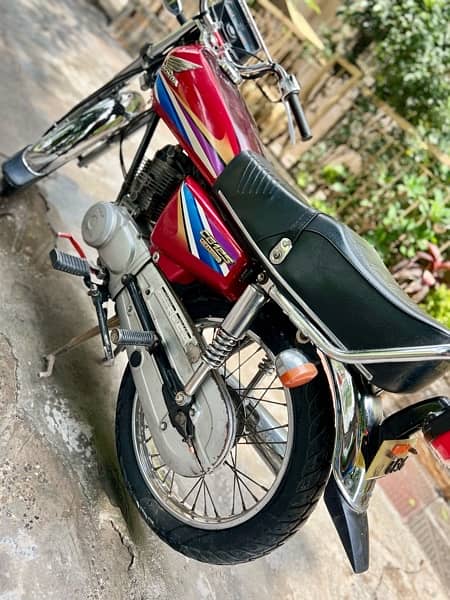 Honda CG 125 model 2009 totally genuine condition in gujranwala city 12