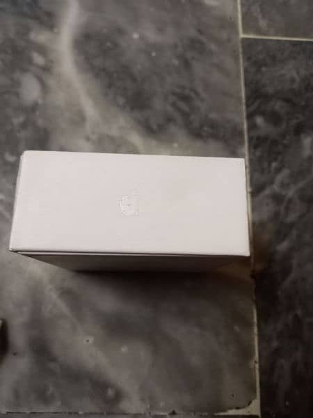 100 percent origional airpods pro all ok 10 by 10 hai 3