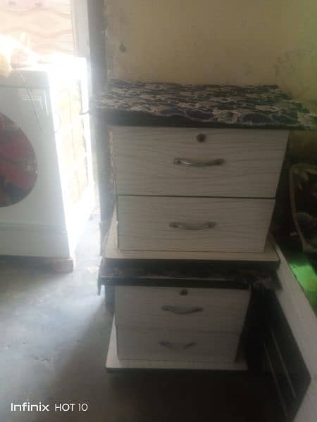 selling bed dressing 2 side tables 2