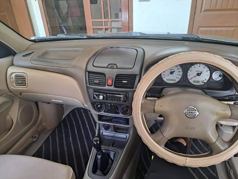 Nissan sunny XE Saloon in a very good condition 17