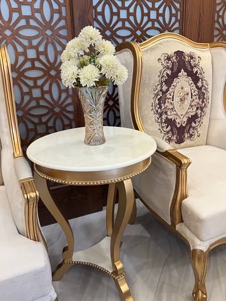 Brand new Wing Chairs set with Center table 3