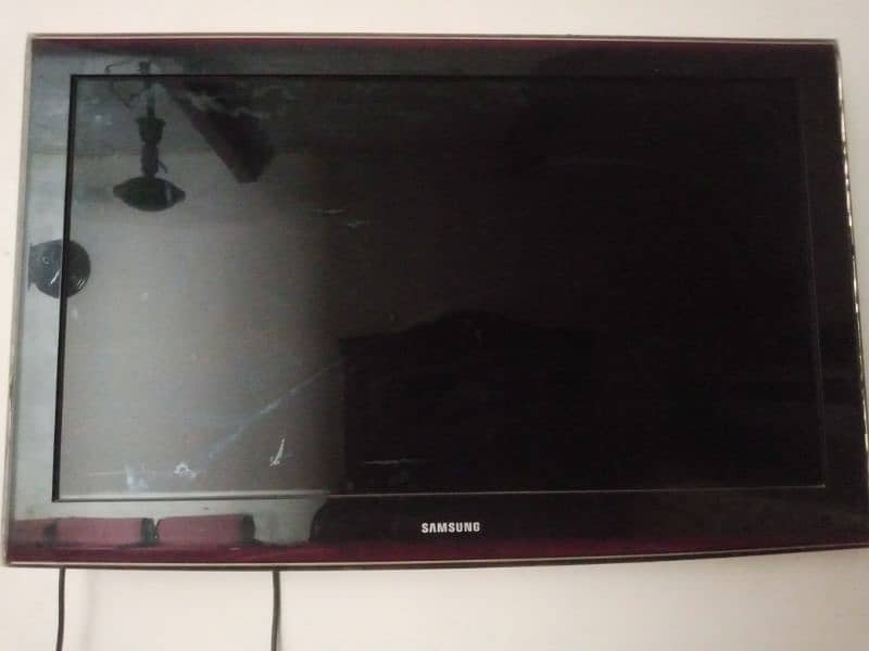 Samsung old model 32 inch lcd for sale 1