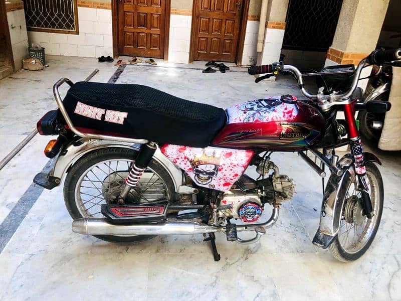 CD 70 bike. model 2019 well decorated genuine condition 10 /10 2
