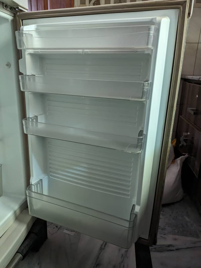 Refrigerator(Dawlance) 2