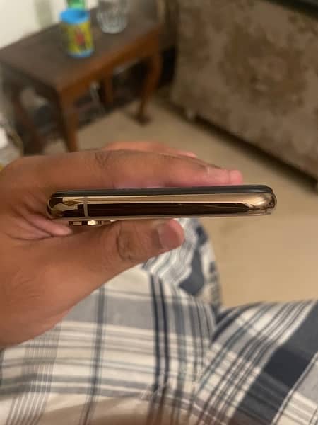 iPhone XS non pta LLA model 256gb only contact on WhatsApp 0