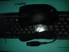 box pack Logitech keyboard and gaming mouse