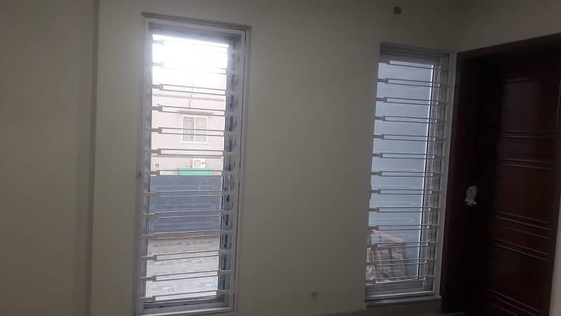 Beautiful Upper Portion Available For Rent (Real pictures) 7