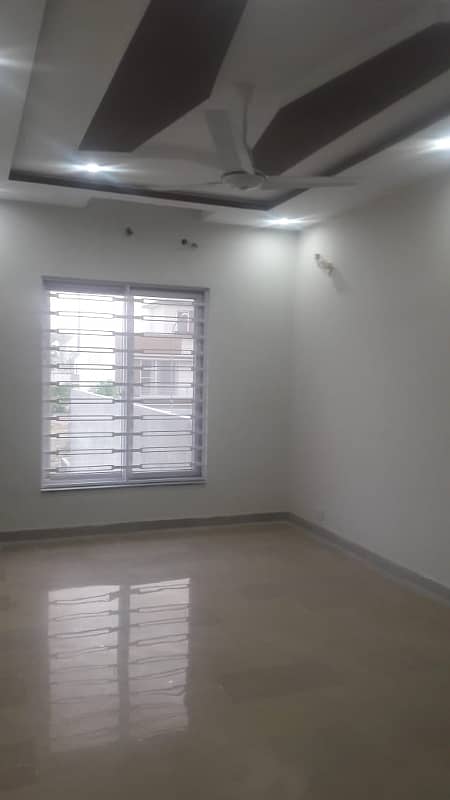 Beautiful Upper Portion Available For Rent (Real pictures) 8