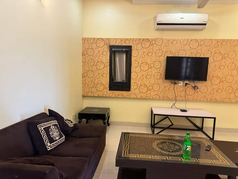 10 Marla house for rent fully furnished 12