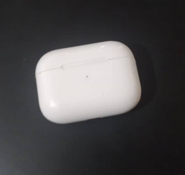AirPods pro(0 3 0 56 90 86 07) 4