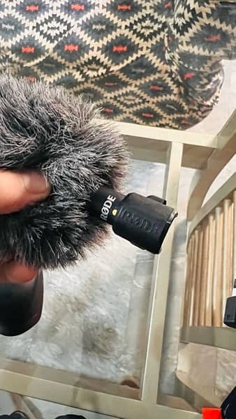Rode iPhone vlogging VideoMic Me-L Directional Microphone 2